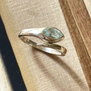 925 Sterling Silver Blue Topaz Adjustable Ring (US 7,8 9)